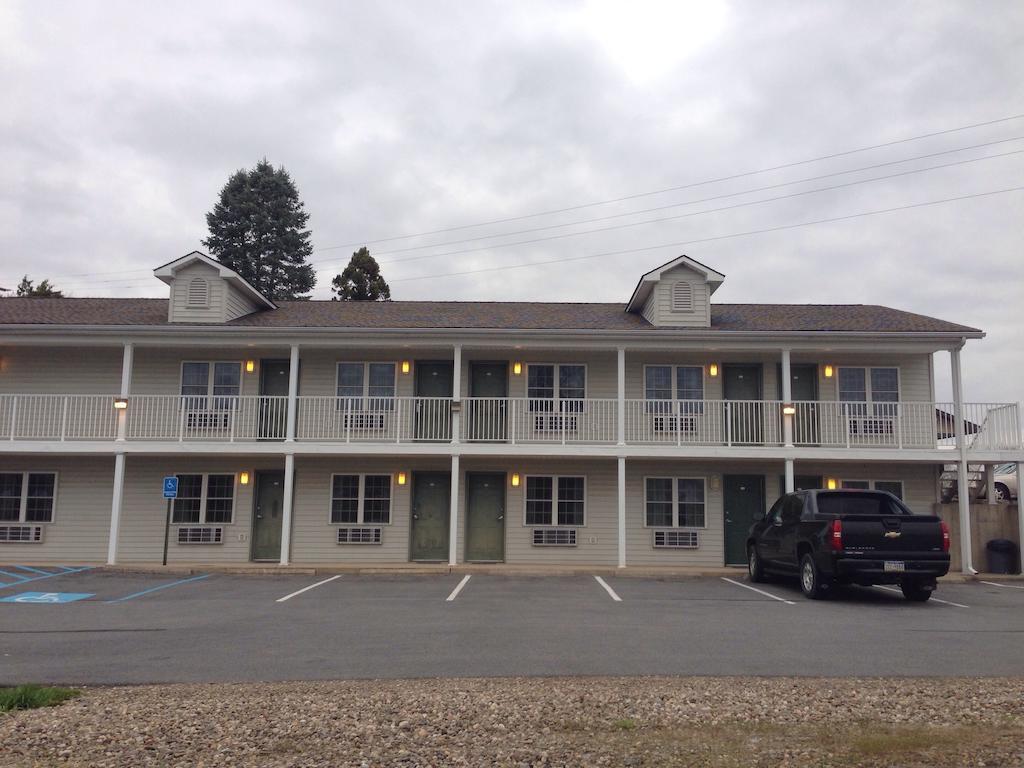 All Suites Inn Budget Host Lewisburg Rum bild